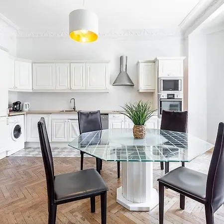 Grand Climatise Centre Daire Nice