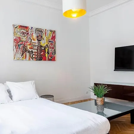 Grand Climatise Centre Daire *