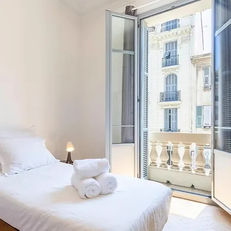 Daire Grand Climatise Centre *